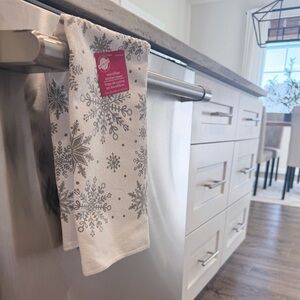 NEVER USED Christmas House Microfiber Kitchen Towels